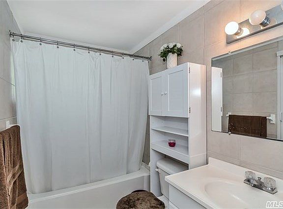 5th image of 3114 Newport Ave