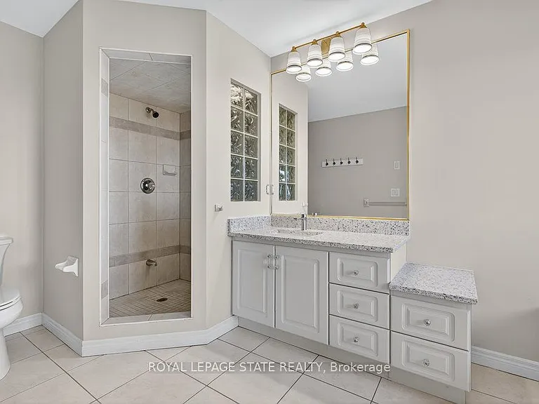 97 Sunvale Pl #4 — Photo 33