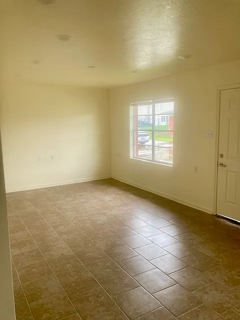 1 bed, 650 sqft, $925 — Photo 2