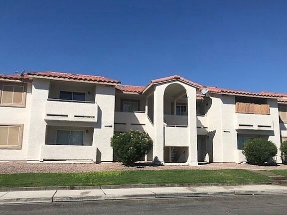 4th image of 3990 E Carey Ave #13