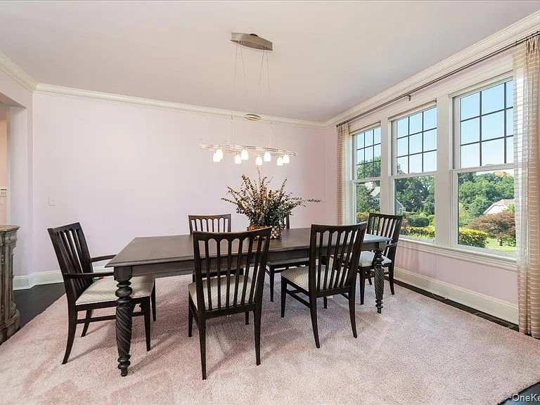 53 Pembroke Dr — Photo 9