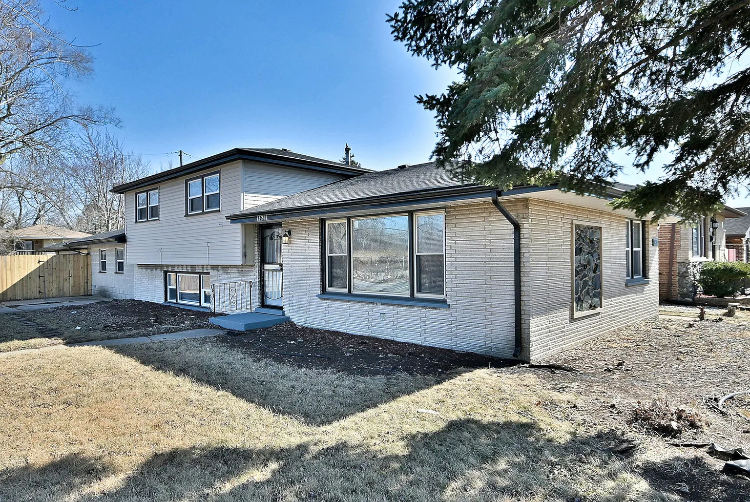 14201 Maryland Ave photo 1