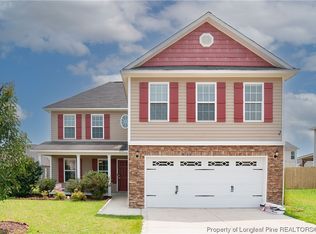 2135 Queen Elizabeth Ln, Hope Mills, NC 28348