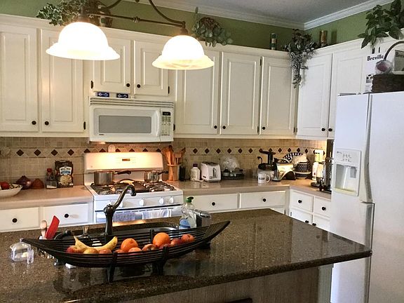 4th image of 132 Peyton Cir