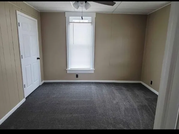 2530 Unicorn Ave, Fairfield, IA 52556