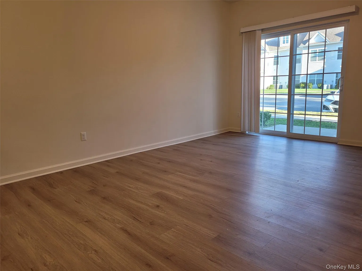 2 bed, 2.0 bath, 900 sqft, $2,150 — Photo 2