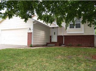 601 Deerfield Cir, Valley Center, KS 67147