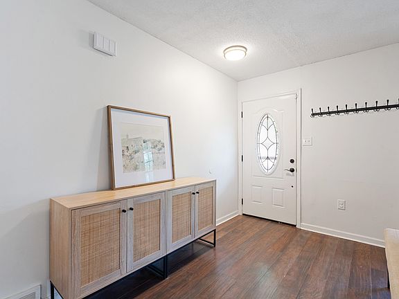 4th image of 6888 Coral Hill Dr