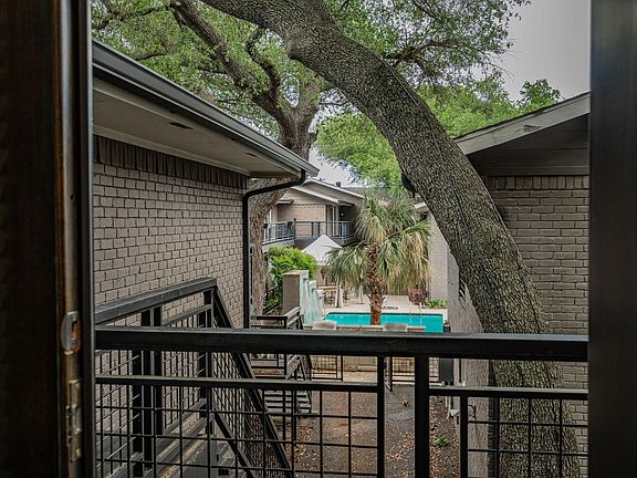 5th image of 7809 Meadow Park Dr #208