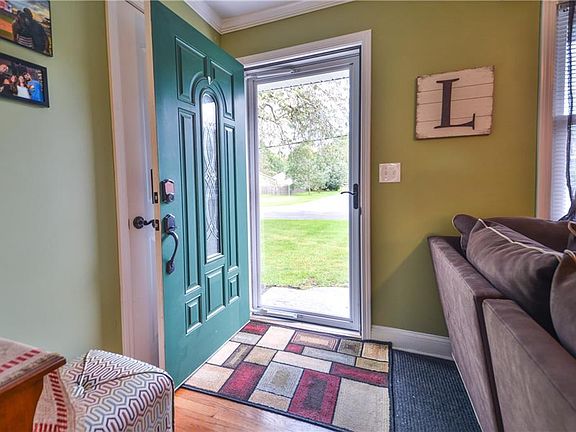 3rd image of 62 Brown St