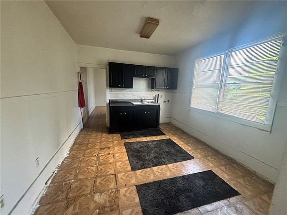 4th image of 2662-64 New Orleans St