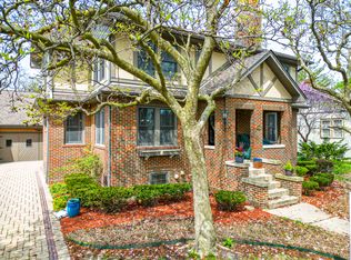 120 N Grant St, Westmont, IL 60559