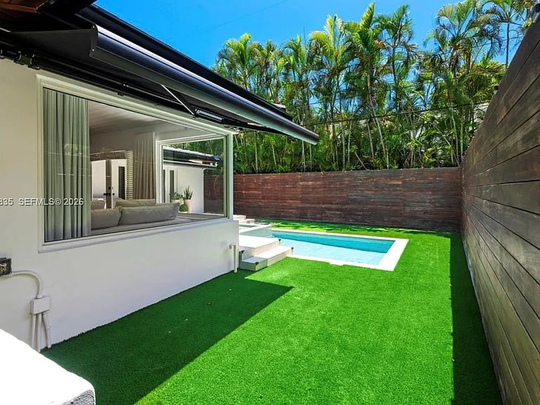 5711 Michelangelo St — Photo 11