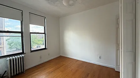 87 Graham Avenue, #14