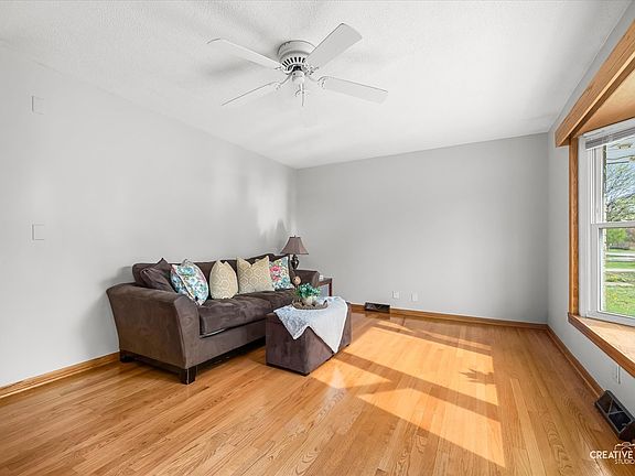 3rd image of 1117 Douglas Ave