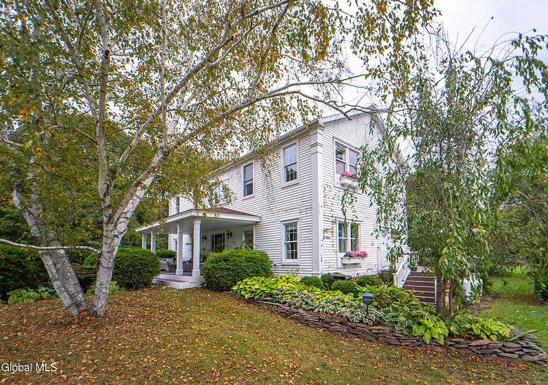 3rd image of 139 Riverview Road