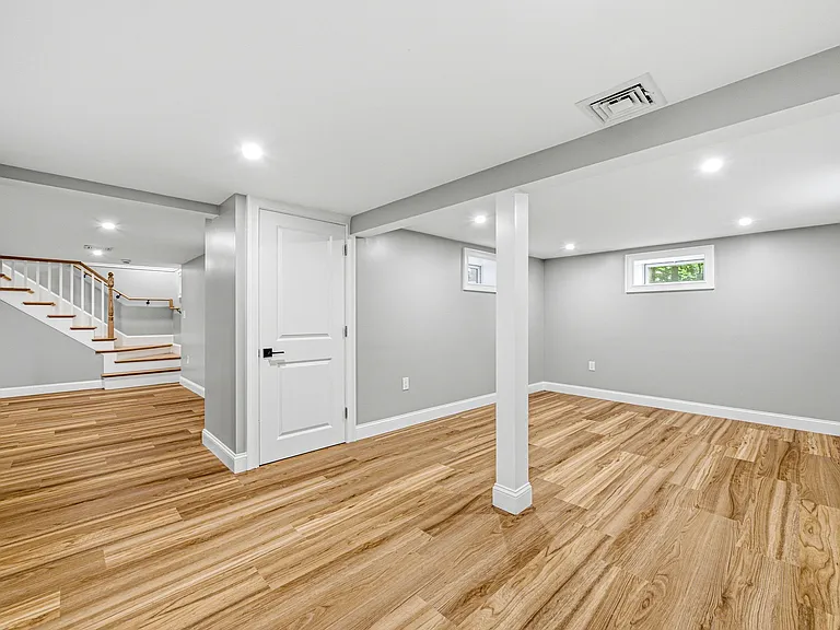 63 Russell Rd — Photo 15