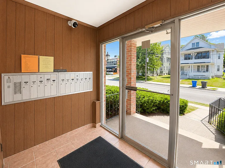 23 Oakwood Ave #AA1 — Photo 2