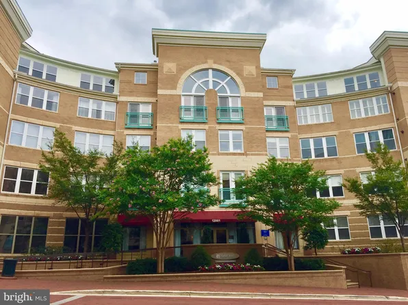 12001 Market St APT 261, Reston, VA 20190