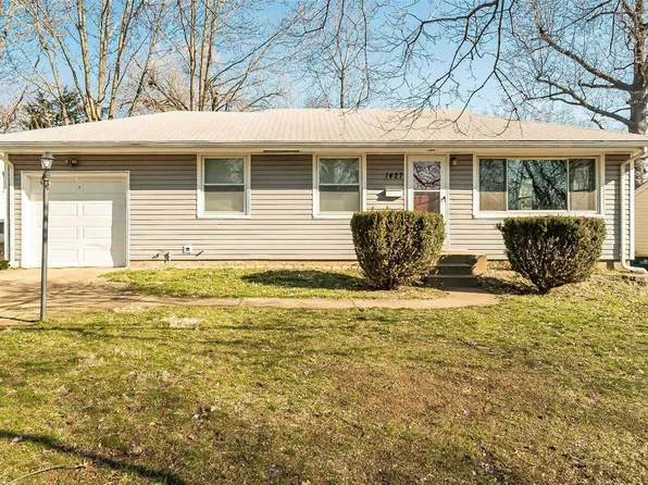 1427 Attica Dr, Saint Louis, MO 63137