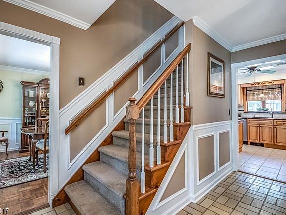 5th image of 29 Parkway Dr