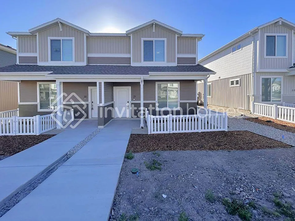 26 N Riverside Dr