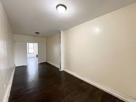 3rd image of 2006 2nd Ave #4A