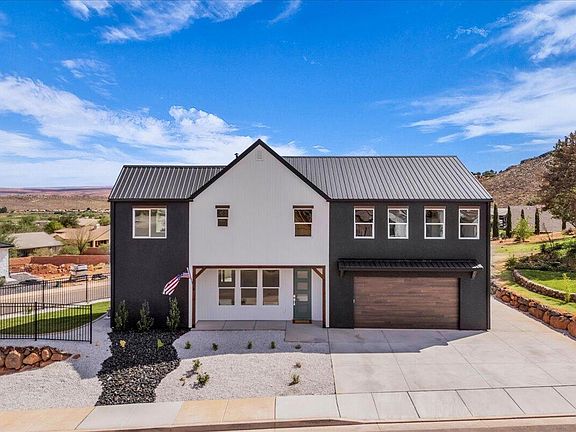 2nd image of 2914 E Chapman Cir
