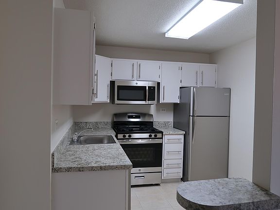 3rd image of 1 Bay Club Dr #10