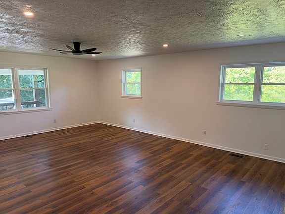 4th image of 1505 Gordon St
