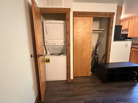 3rd image of 250 Homestead Rd #102