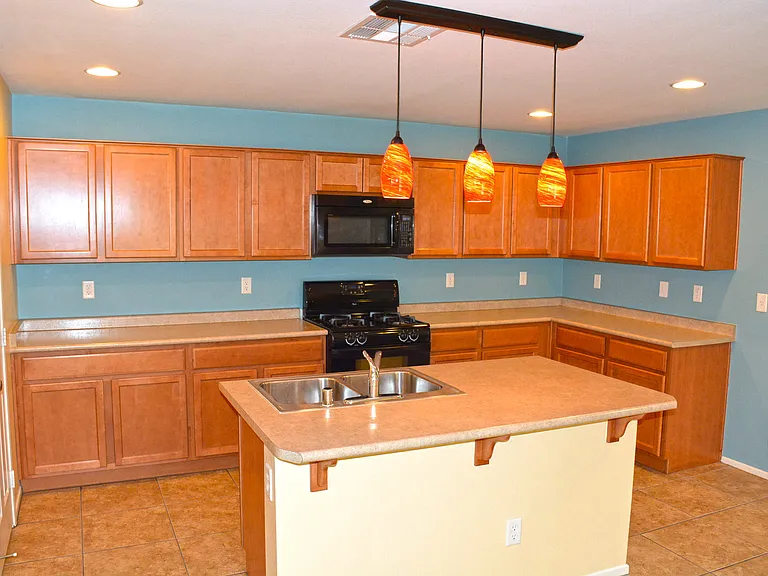 9920 Turquoise Glass Ct — Photo 7