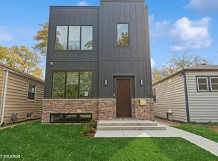 2126 Cleveland St, Evanston, IL 60202