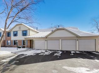 543 Greystone Ln APT C2, Wheeling, IL 60090