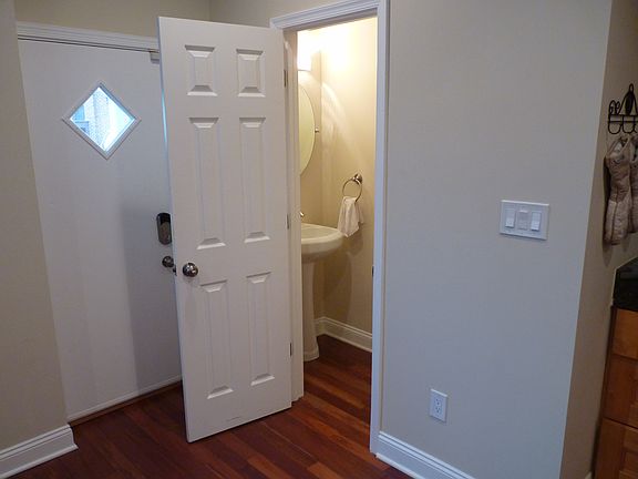 Powder room on 1st floor