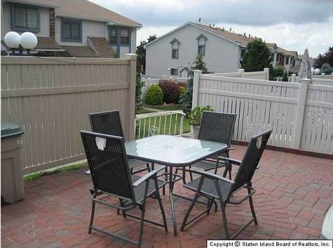 3rd image of 222A Ashworth Ave #201