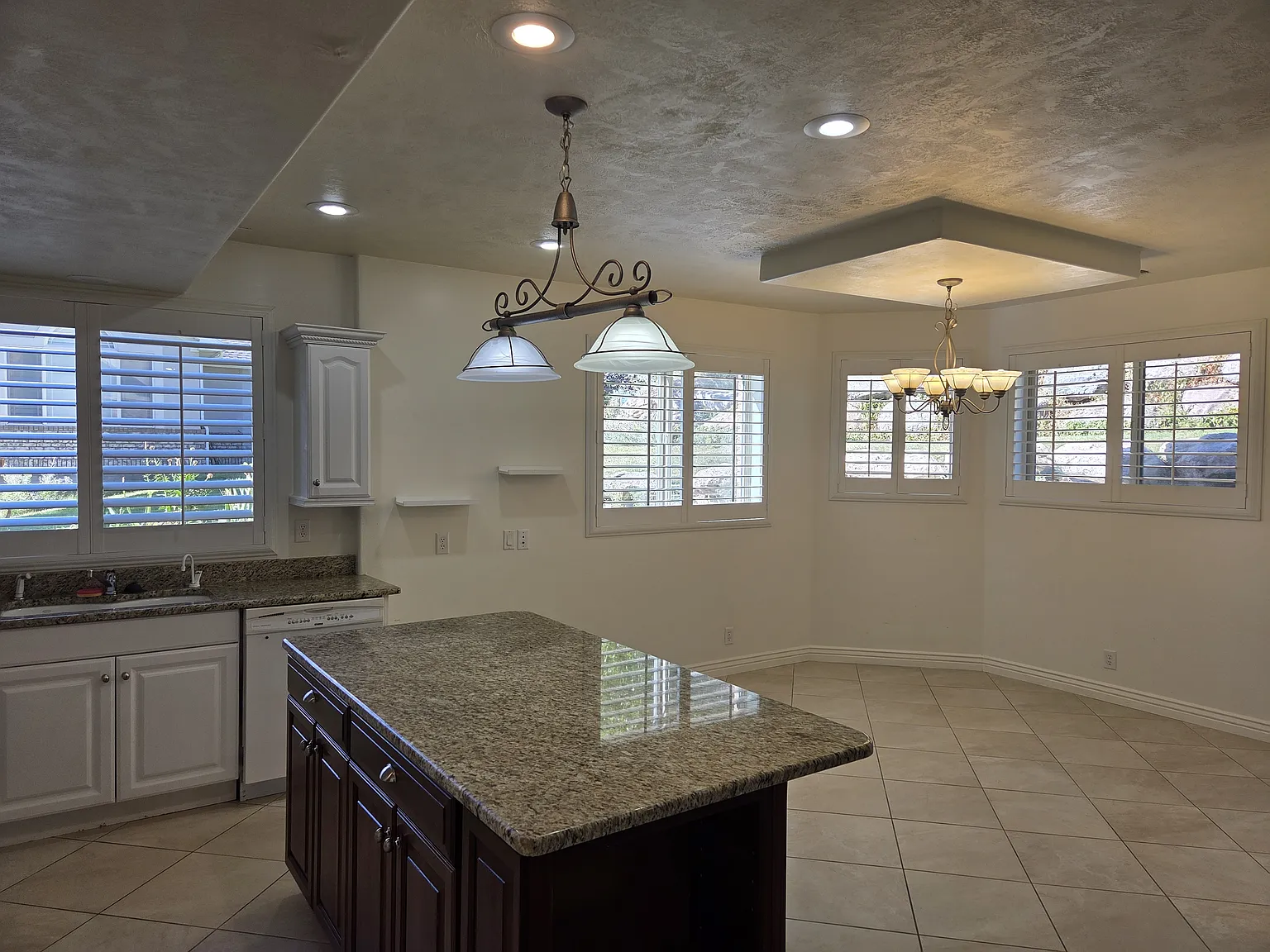 3 bed, 1.5 bath, 2000 sqft, $2,450 — Photo 2