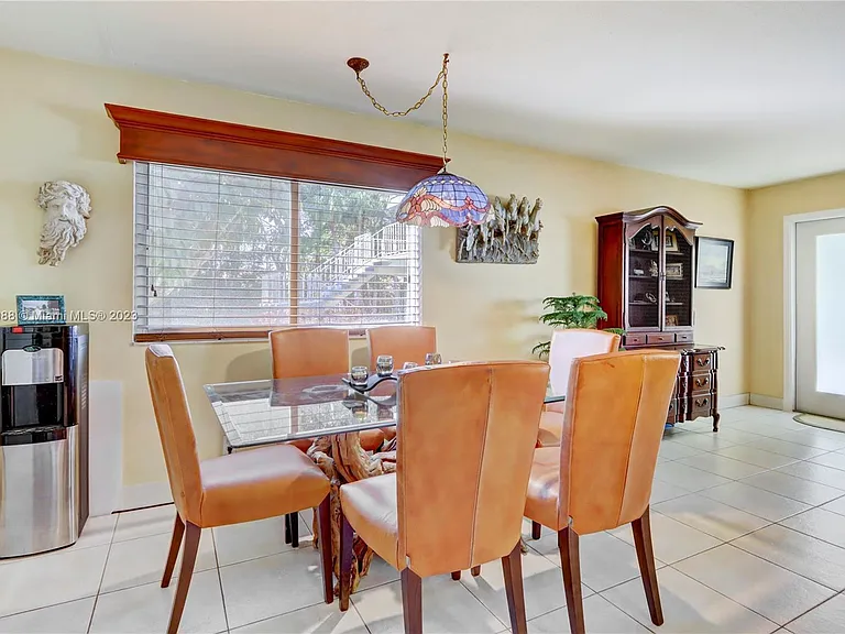 694 Brittany Park #O — Photo 9