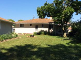 4066 River Ln, Rocky River, OH