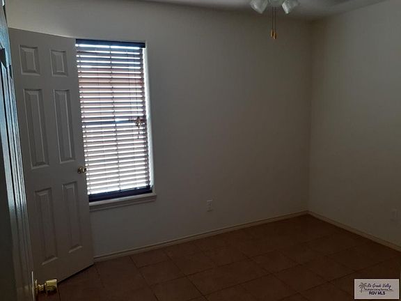 5th image of 1140 Robinhood St #A