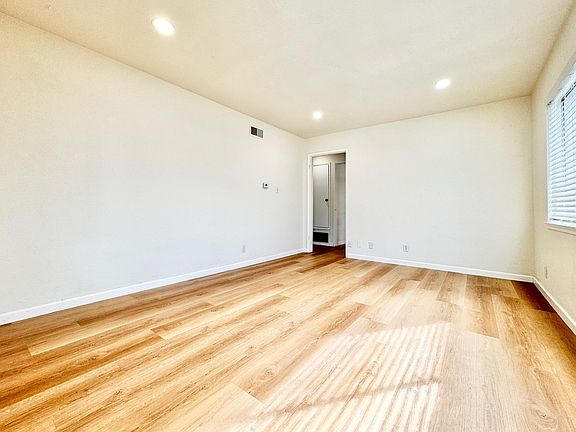 3rd image of 1896 Market St APT 5