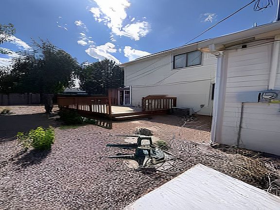 5th image of 10 Chaparral Cir
