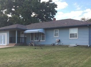 1702 N Highland Dr, Augusta, KS 67010