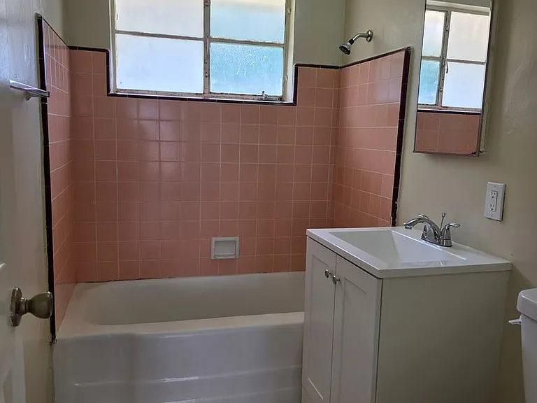 1210 Oregon St #4 — Photo 8
