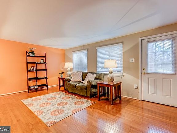 4th image of 8043 Saint Annes Ct