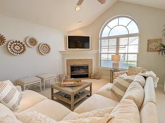 5th image of 2760 N Canterbury Cir #B