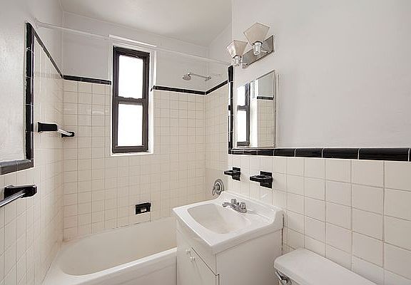 4th image of 233 E 32nd St APT 3F