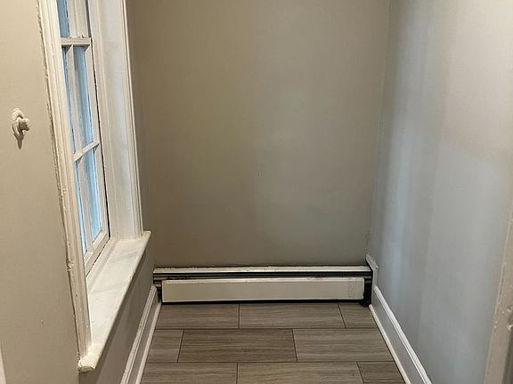 4th image of 125 Dove St