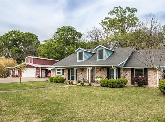 3rd image of 1401 Hunter Ln
