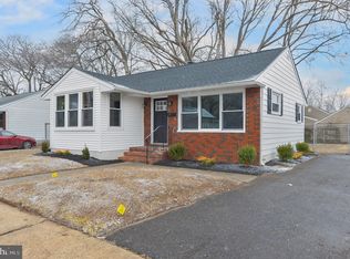24 Lakeview Ave, Pennsville, NJ 08070